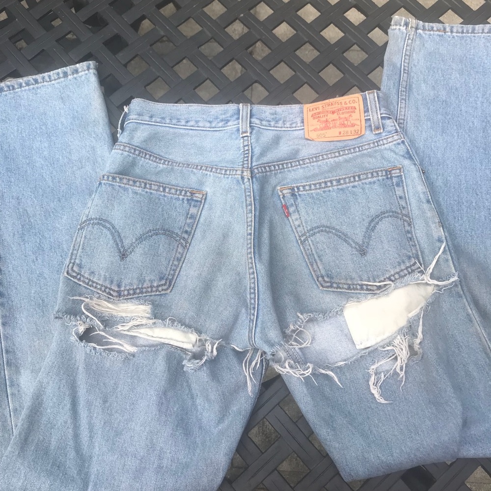 Vintage 505 Levi’s with tear in the butt area. 🔥